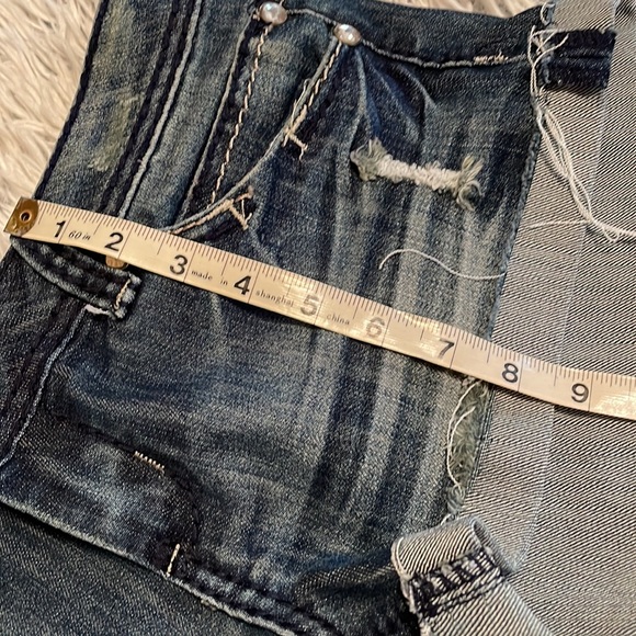 Almost Famous Jean shorts - Picture 4 of 5